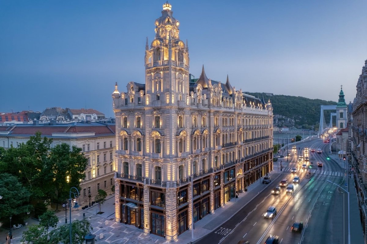 My New Favorite City Hotel #MatildPalaceBudapest <a href="/VisitBudapest/">Visit Budapest!</a> <a href="/NetJets/">NetJets</a> unnamedproject.com/matild-palace-…