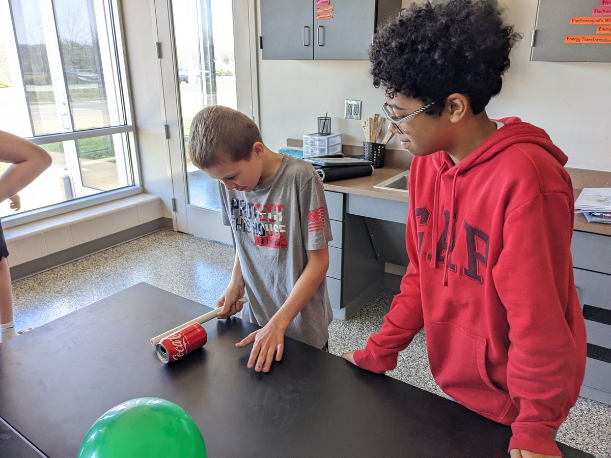 laurie_heisel's tweet photo. Racing pop cans with static electricity!  ⚡ The kids loved this open inquiry lab today.  Thanks @the_cosmosphere for the great activity! 
@TheCreekMCMS @MCMS_Taylor https://t.co/lLVTDTVJ4y
