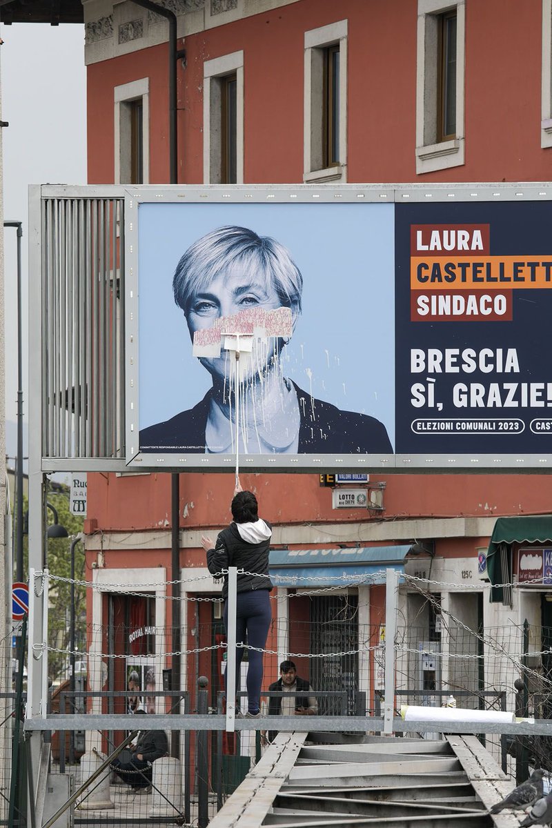 Hanno imbrattato di vernice i miei manifesti elettorali? Rispondo con la creatività di due artisti #Castellettisindaco #Loggia2023 #Brescia