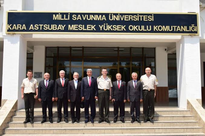 Birlikten güç doğar. Bir olursak yumruğumuzu masaya vururuz!💪🏻

#GüçlüTemadGüçlüAstsubay
<a href="/temadankara/">TEMAD Genel Başkanlığı</a>
<a href="/DurgenHamza/">Hamza DÜRGEN</a>