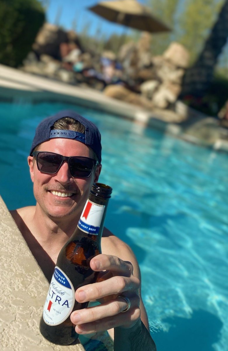 @tjsecor @MotherRoadBeer @TheMasters @RanchoManana @DrinkCraftBeer @northwestlove5 @ArizonaTourism @craftbeerdotcom @AZCBL @Route66Brew @CraftBeer_Jrnl 'God made beer because he loves us and wants us to be happy...'
~Ben 'the beer man' Franklin🍺
Cheers @tjsecor & @northwestlove5 & @MichelobULTRA
#drinklightbeer #drinklocalbeer #drinkmichelob