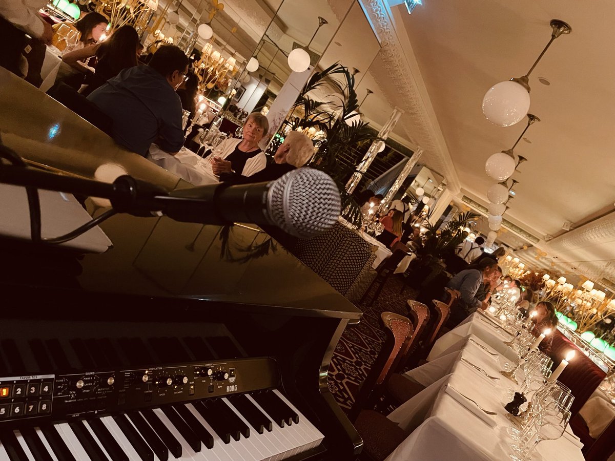 jvartevents's tweet photo. Live music @thoumieuxparis du jeudi au samedi avec @jvartmusic 🎧🎵🎙🍾🎼 #live #paris #thoumieux https://t.co/KMExTiIWPm