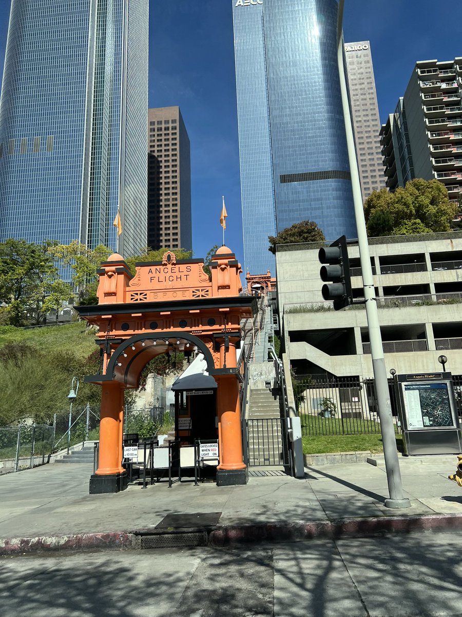 UnbudgetedTrvel's tweet photo. Play tourist in your own city….you won’t regret it. 

#unbudgetedtravel #traveltips #losangeles #planatrip https://t.co/gXdfleHq5O