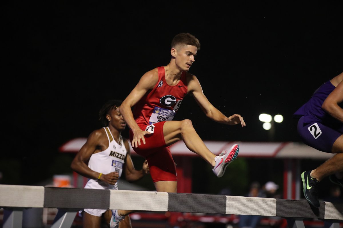 UGATrack's tweet photo. Wesley John follows up his personal record last week at the Texas Relays with a time of 9:09.79 to win the 3000m steeplechase on Friday.
#GoDawgs | #23SpecTLInvite https://t.co/zgSWlcS390