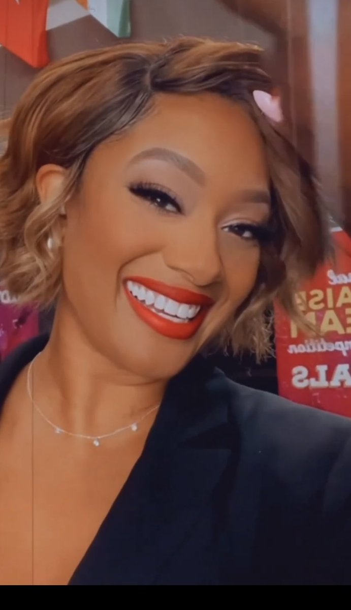 BrownNicota's tweet image. @luvcrystalrenee Sis that song was giving .”Nothing Else”love it @#ZatimaOnBETPlus #ZatimaSEASON2 #Nothingelse .Such a beauty .Well deserved ❤️❤️.It’s the smile for me .GOD favor is all over you. May he continue to shine his face upon you .🌟🌟🌟and give you his ☮️