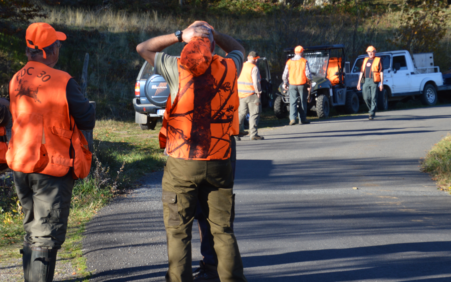 ElChaca99718473's tweet photo. Ce matin d’avril,la chasse est fermée et pourtant,dès le lever du jour,le local de chasse s’anime.
On se salue,boit le café que René,le plus ancien mais toujours le premier arrivé,a préparé pour toute l’équipe. Mais que se passe-t-il ?Une battue en avril ?
#ChassePartage  1/6 ⬇️ https://t.co/rL5AU71O7G