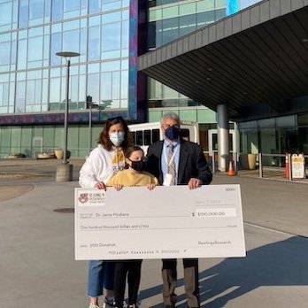 $100,000! This incredible donation from #cancersurvivor Megan Wagner of Reading 4 Research will support break-through treatments and research for patients at our hospital battling cancer. Thank you for helping us provide life-changing care to our patients and families! ♥️