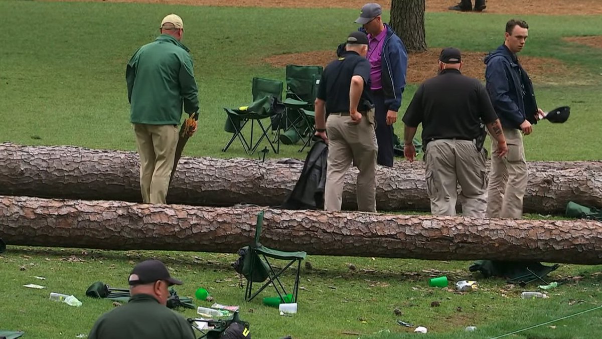 NoLayingUp's tweet photo. What a wild scene. Thankful that no one is hurt. 

Have to imagine there will be no more golf today. https://t.co/qiVZ2CaY3B
