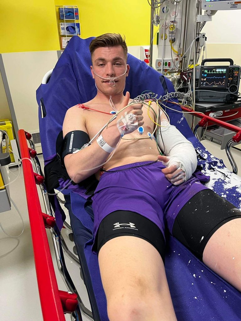 Just wanted to say a massive thank you to both club physios <a href="/CarshaltonA_FC/">Carshalton Athletic FC</a> &amp; <a href="/FIFC/">Folkestone Invicta</a> for helping me after my injury today. Massive setback this but the comeback is always bigger than the setback 👊🏼