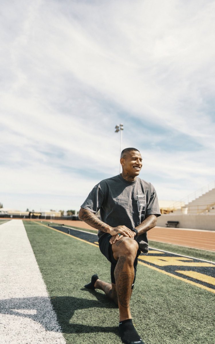 Darren Waller looks like a jacked Barack Obama.

#ChangeWeCanBelieveIn