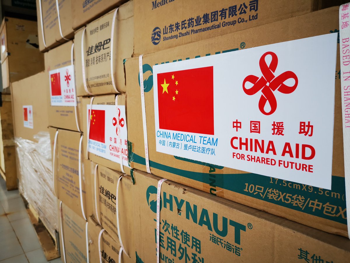 On the past Monday the 23rd group of Chinese Medical Team donated a consignment of medical supplies to Masaka Hospital including electric dental operating table, dental treatment equipment, medical isolation goggles, disposable sterile operating overalls, etc.