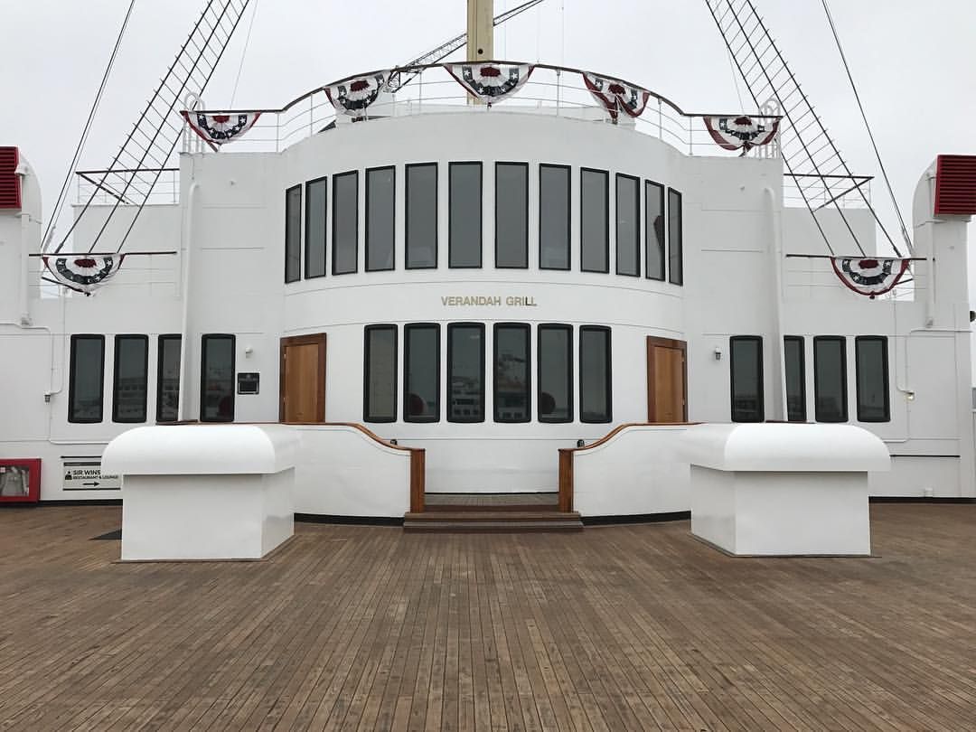 Our Panorama CX Ceramic Window Film Series offers clear views to the outside without sacrificing the natural look of the exterior. Perfect for historic landmarks in demanding seacoast settings, like the Queen Mary.

Find out more: solargard.com/product/cx/

📸: OC Tint, Irvine, CA
