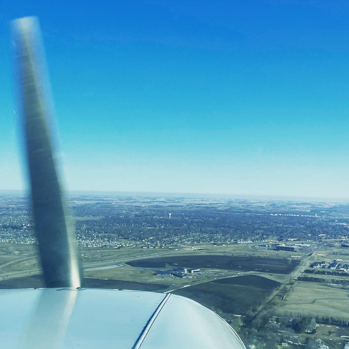 ifly4pie's tweet photo. #GoodFriday 25 years since my first #solo #flight. Great weather today. https://t.co/Ie7X6R5yfE