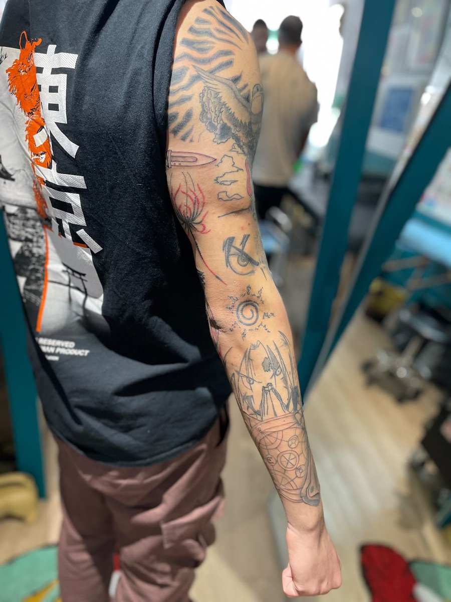 Un_Alchimiste's tweet photo. Je vois des tattoo partout en TL, j’ai jamais montré les miens les voici : https://t.co/siPYJ291nS