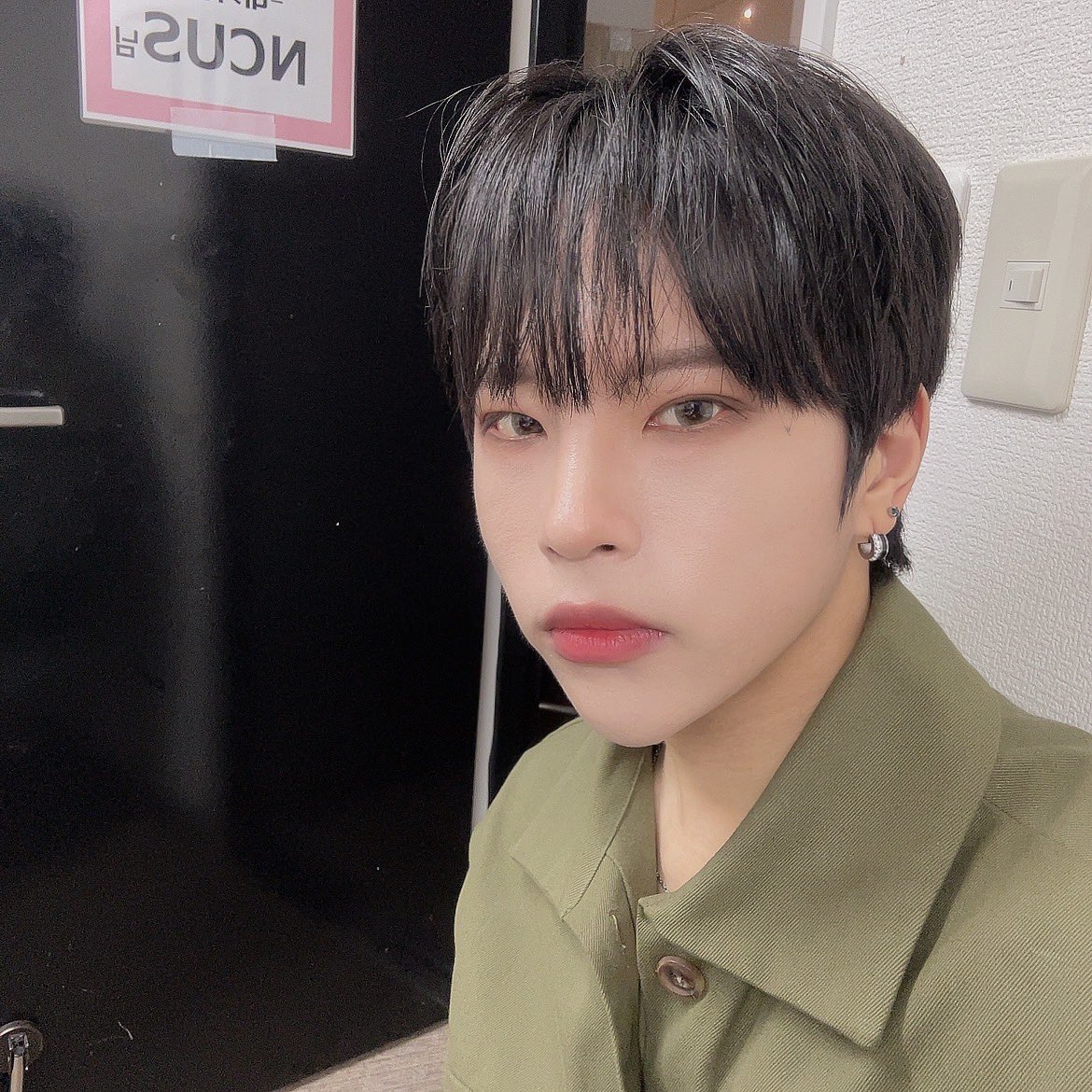 ncus_jp's tweet photo. 내일 추억돋게 해줄테니까 꼭 오기 🙂🙂
안 오면 후회할지도 몰라 🙃🙃 https://t.co/HqqPj3Z0ZU
