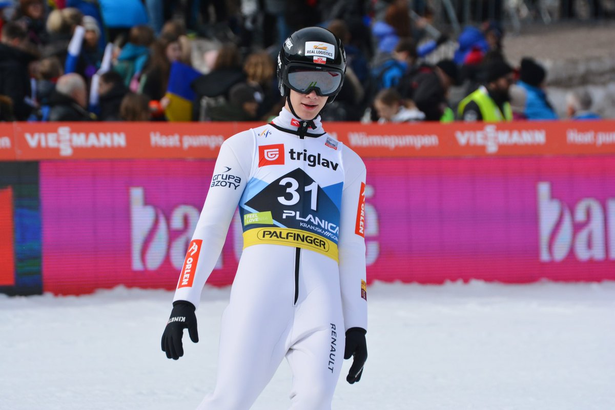 HillSizeMag's tweet photo. Zobaczcie finałowe loty, i nie tylko, w wykonaniu Polskiej kadry w #Planica! 🇸🇮

Dziękujemy za wspaniały sezon! 🥳 I… do zobaczenia w następnym! 🙌

#fisskijumping #skijumpingfamily #worldcup #fis #skiflying #hillsizemagazine https://t.co/WHXQI4unHM