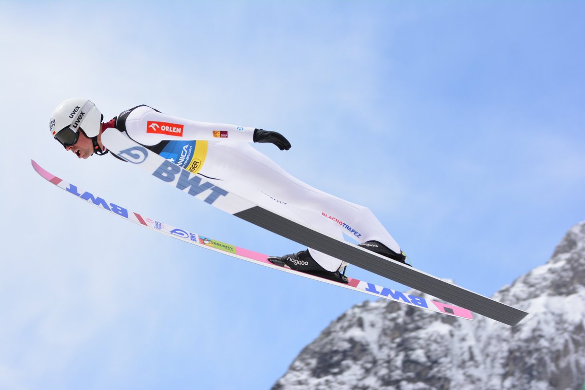 HillSizeMag's tweet photo. Zobaczcie finałowe loty, i nie tylko, w wykonaniu Polskiej kadry w #Planica! 🇸🇮

Dziękujemy za wspaniały sezon! 🥳 I… do zobaczenia w następnym! 🙌

#fisskijumping #skijumpingfamily #worldcup #fis #skiflying #hillsizemagazine https://t.co/WHXQI4unHM