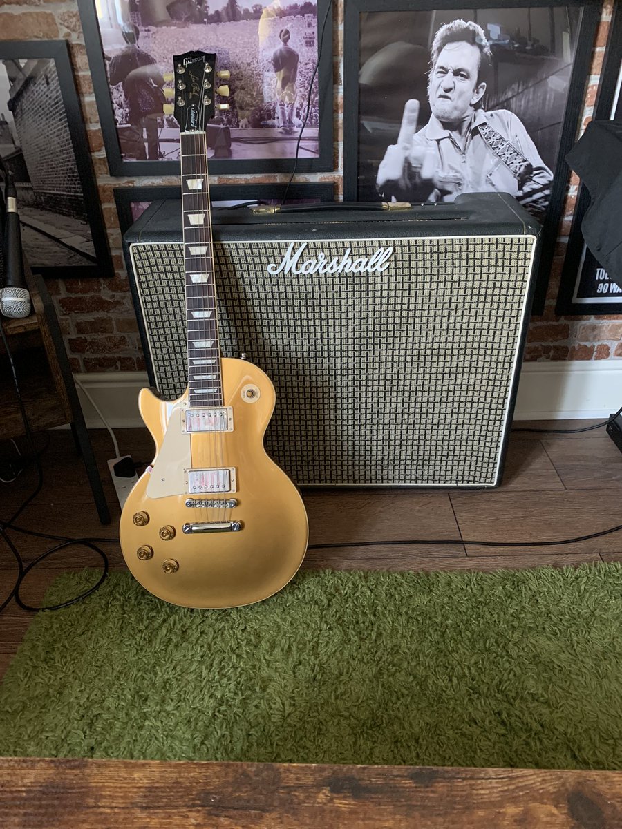 1950’s reissue Gibson gold top Les Paul standard with a 1986 Marshall Bluesbreaker finished basket weave. 👌🏻 gold top 

#guitarcover #acousticguitar #guitartabs #guitarpractice #blues #electricguitar #guitartutorial #musiclessons #guitarlife #bluesguitar #rockguitar #musician