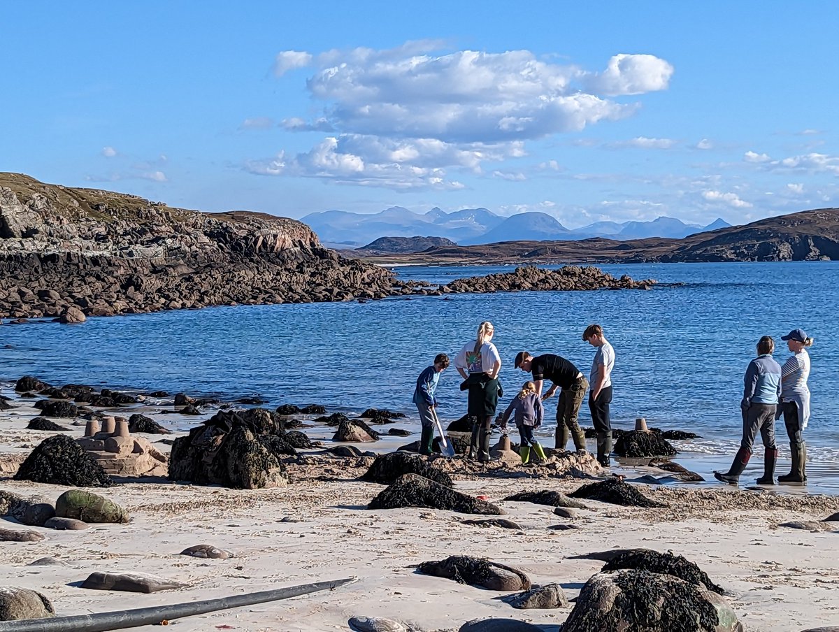 CalumRKerr's tweet photo. This is what holidays in the North West of Scotland are all about. Sandcastles, sea and lots of family laughs and fun. Today we also got lucky with the weather. #Reiff #Coigach https://t.co/Rigk0ESYj5