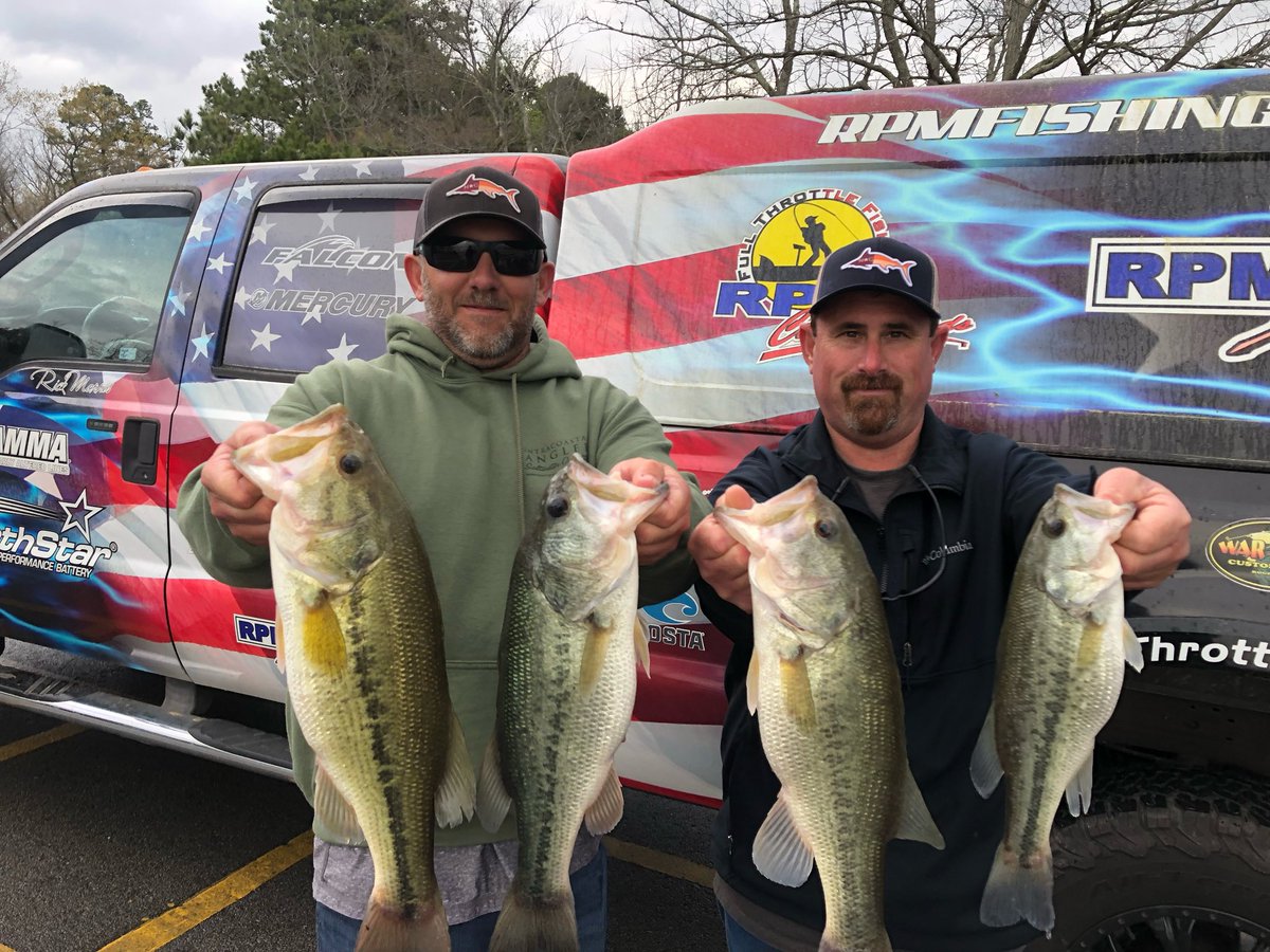 Kerr Lake Fishing Report by Captain Rick Morris - Click link to read - thebasscast.com/2023/04/07/ker…