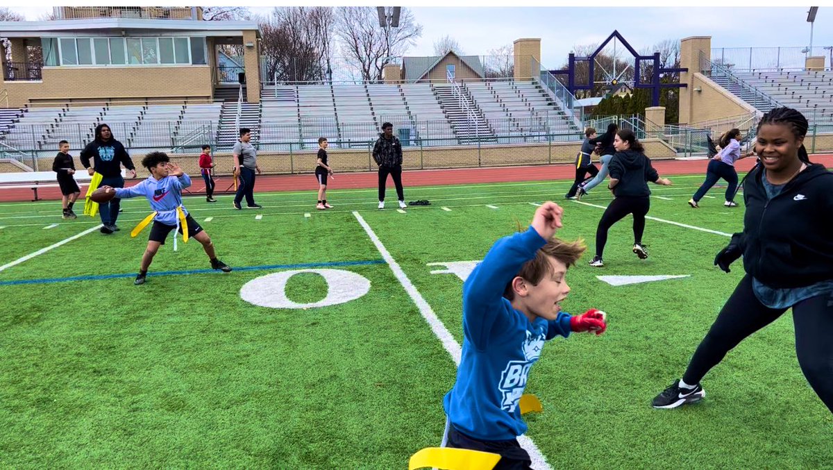 cassandra_vann's tweet photo. Team building Activities come in many forms! Rise &amp; Grind Football Camp vs East Softball Flag Game. 🥎🏈 @GoEastEagles https://t.co/hZQRYrOhIr