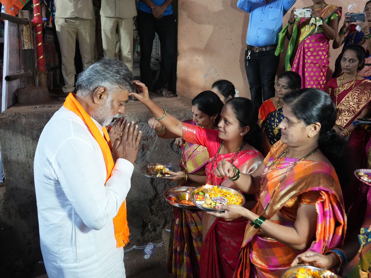 prahladspatel's tweet photo. इस अवसर पर विधायक श्री @ithakurprashant, दापोली विधायक श्री @iYogeshRKadam, पूर्व विधायक श्री धैर्यशील पाटिल, जिलाध्यक्ष श्री @dapoli_kedar, जि.पं. सीईओ रत्नागिरी, सरपंच श्रीमती संगीता ताई दाभोलकर, श्रीमती स्मिता जावकर सहित प्रशासनिक अधिकारी व ग्रामवासी उपस्थित रहे। https://t.co/MQyRI8d4Qv