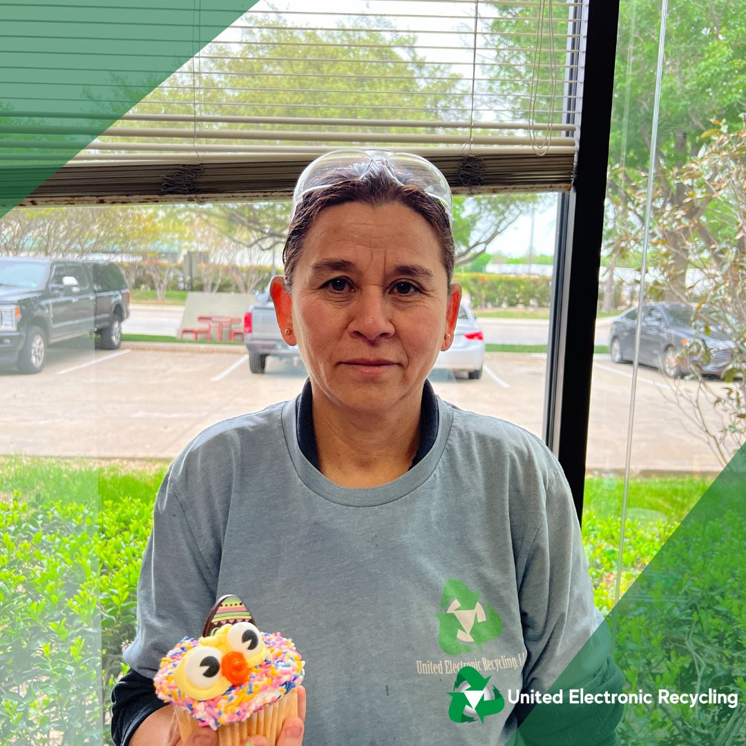 UERTeam's tweet photo. Congratulations to Maria Rosa for 4 years at United Electronic Recycling! 🎉🎉
We are glad you are on our team and appreciate your dedication day in an day out. Congrats Maria!
#team #texas https://t.co/wY5UwUeXWL