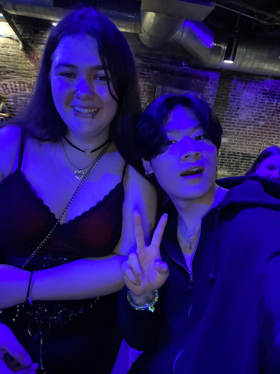 lexie66a's tweet photo. @NorthStarBoys7 @jahver @Azngami @DarrenLiang12 @KaneRatan @sojuphan @Macalinoregie23 I enjoyed myself so much tonight. I started crying and he started hugging me to calm me, but it made it worse. Sadly I was so nervous I forgot to get a pic with my bias @ImSebastianMoy https://t.co/fj8NmV1ogS