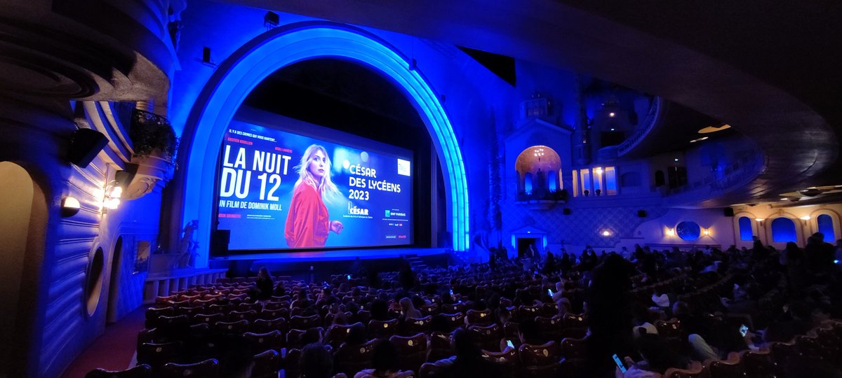 Nous voici à présent au Grand Rex pour la projection de La Nuit du 12, suivie d'une masterclass menée par l'équipe du film ! 📽️

#CésarDesLycéens