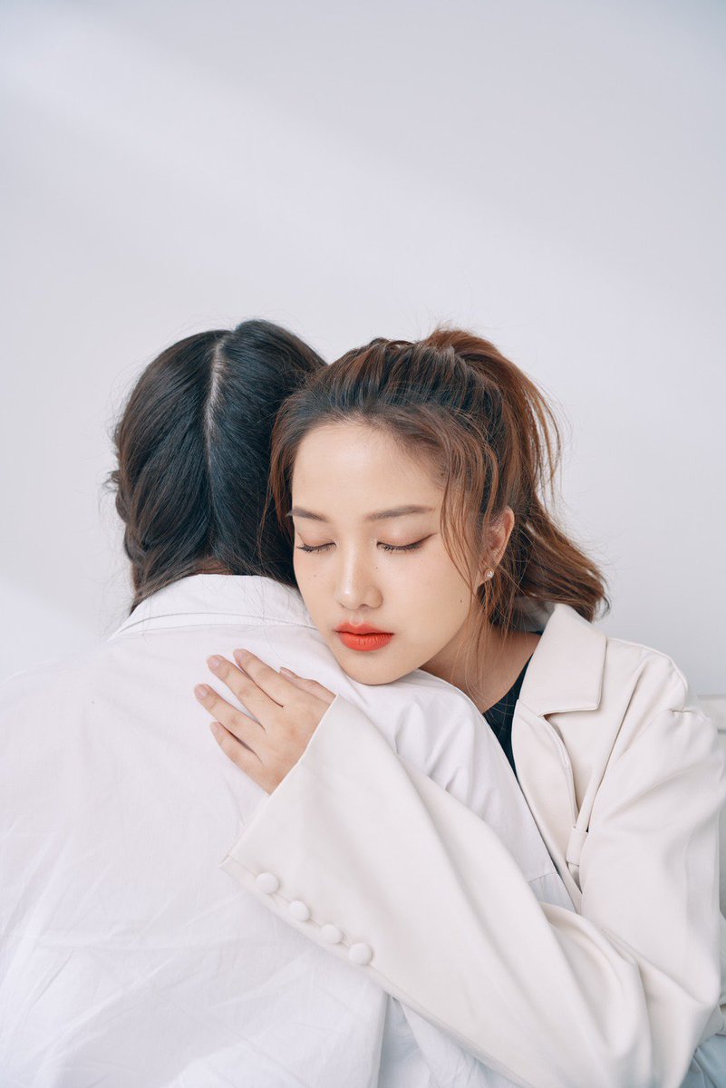 meowmongj's tweet photo. Thank you for being strong, little bunny 🐰. Leave everything to us now. Together we will hold hands to create a safe space within so you can run freely. We will protect you from the loud world so you won't get startled even to a slight noise 🤍

WE LOVE YOU FREEN 
#ThankYouFreen https://t.co/rZkxw1k6DS