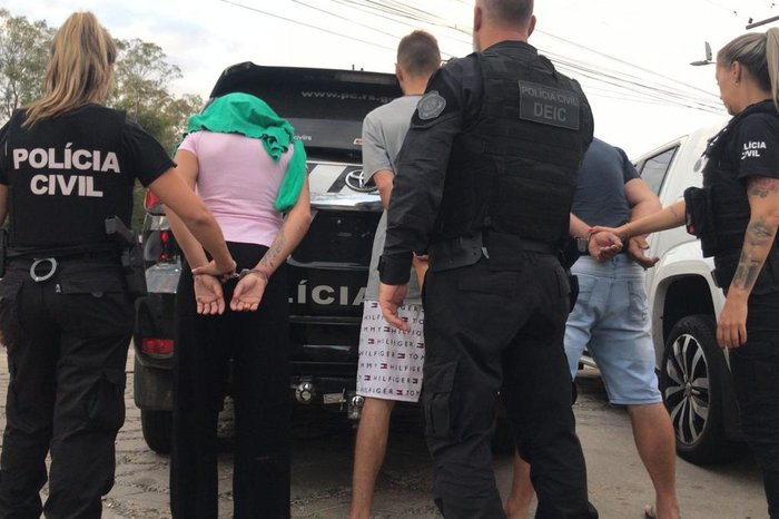 cid_martins's tweet photo. Polícia indicia sete pessoas por sequestro de empresário de Canoas em dezembro de 2022.  6 suspeitos estão presos e um segue foragido; 2 foram mortos em confronto com a polícia há 3 meses. Inquérito do delegado @DeltaJoaoAbreu @gzhdigital https://t.co/NfWY3dq3ru https://t.co/ZHzsIDrV3l