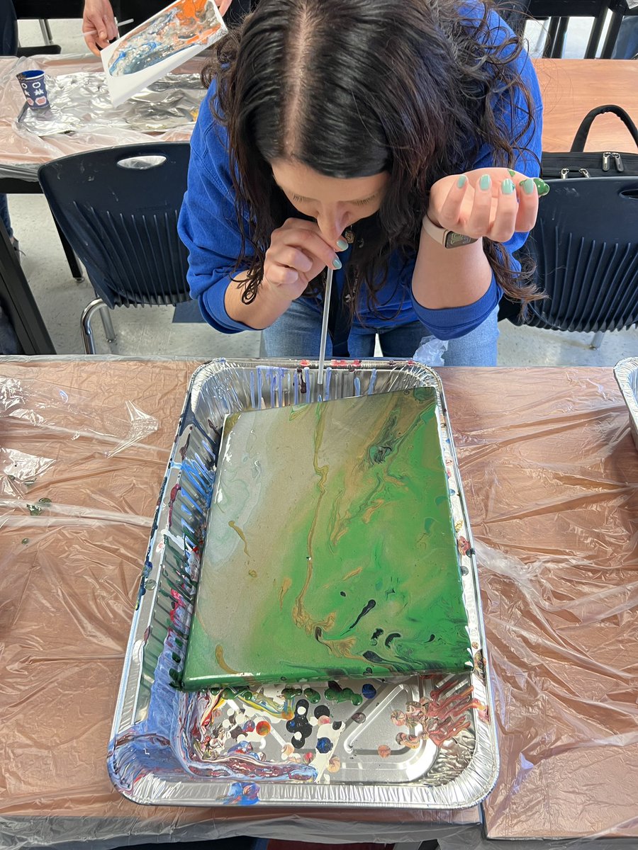 MsAlthageELL's tweet photo. Thanks Mr. Kingery for the super fun art lesson today! 😍 https://t.co/aZMfDEokn3