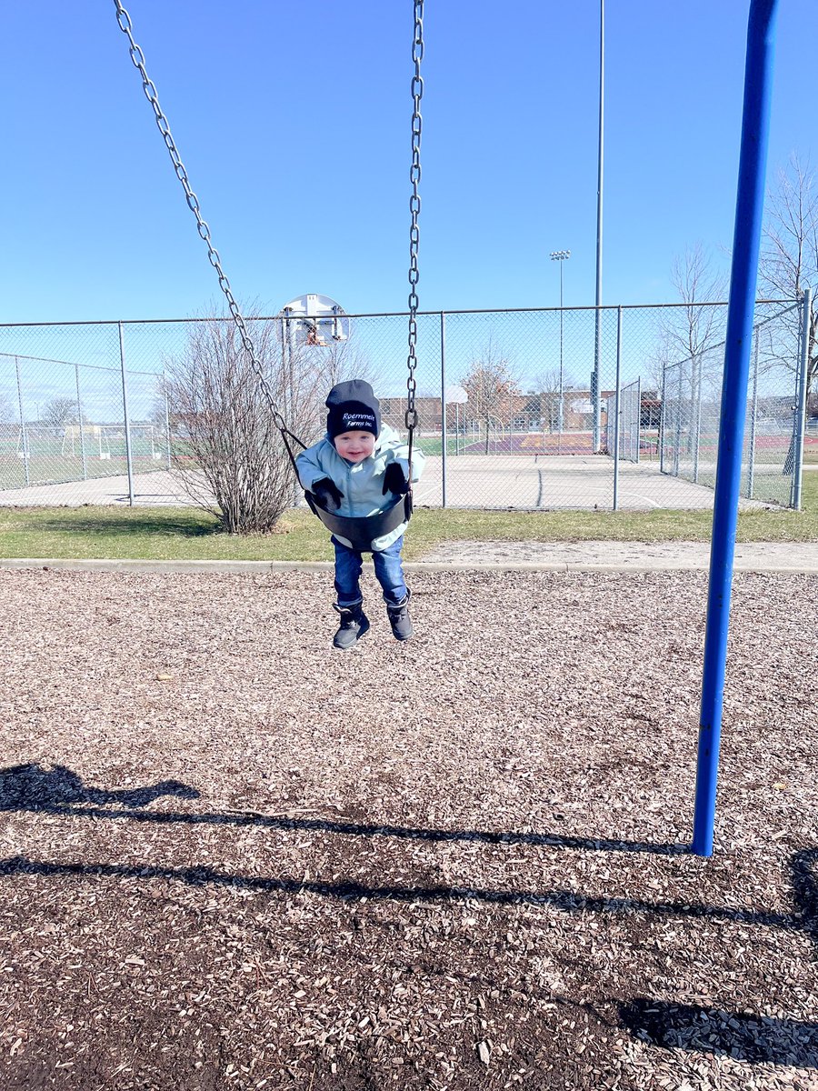 I hope everyone is enjoying their long weekends! We are loving this spring sunshine☀️