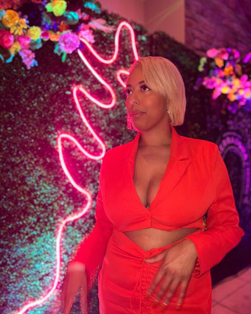 Orange is a good look 🍊

📍: @rooftop_loa 
👱🏽‍♀️: <a href="/k/">k</a>.oliversalon 
👗: @prettylittlething 

@herradurateq #extraordinarypeople2023 #prettylittlething instagr.am/p/CqvgWLYuczC/