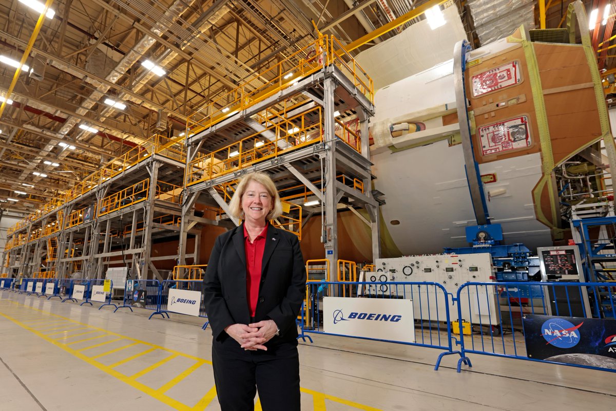 On March 31, <a href="/NASA/">NASA</a> Deputy Administrator <a href="/Astro_Pam/">Pamela Melroy</a> got an up-close view of the SLS core stage that will power the #Artemis II mission. Teams at #NASAMichoud recently integrated the last major core stage structure and unboxed the four RS-25 engines.

MORE: go.nasa.gov/3Gpsuye