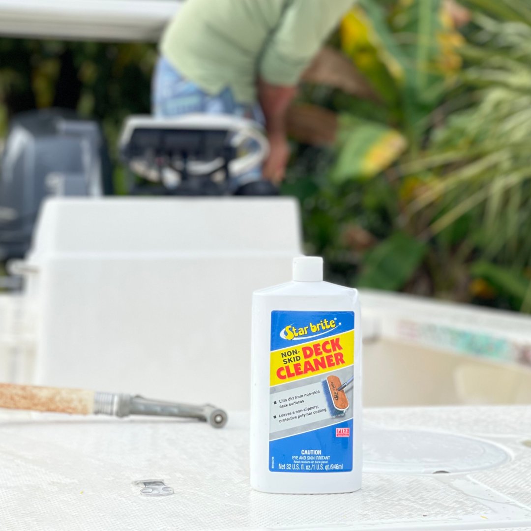 Starbriteinc's tweet photo. βοΈπ₯οΈ Brighten up your Friday with Star brite Non-Skid Deck Cleaner! Get your boat's deck shining and ready for the weekend!
#StarbriteSolutions #DeckCleaner #BoatLife https://t.co/5zLK1oIrK7
