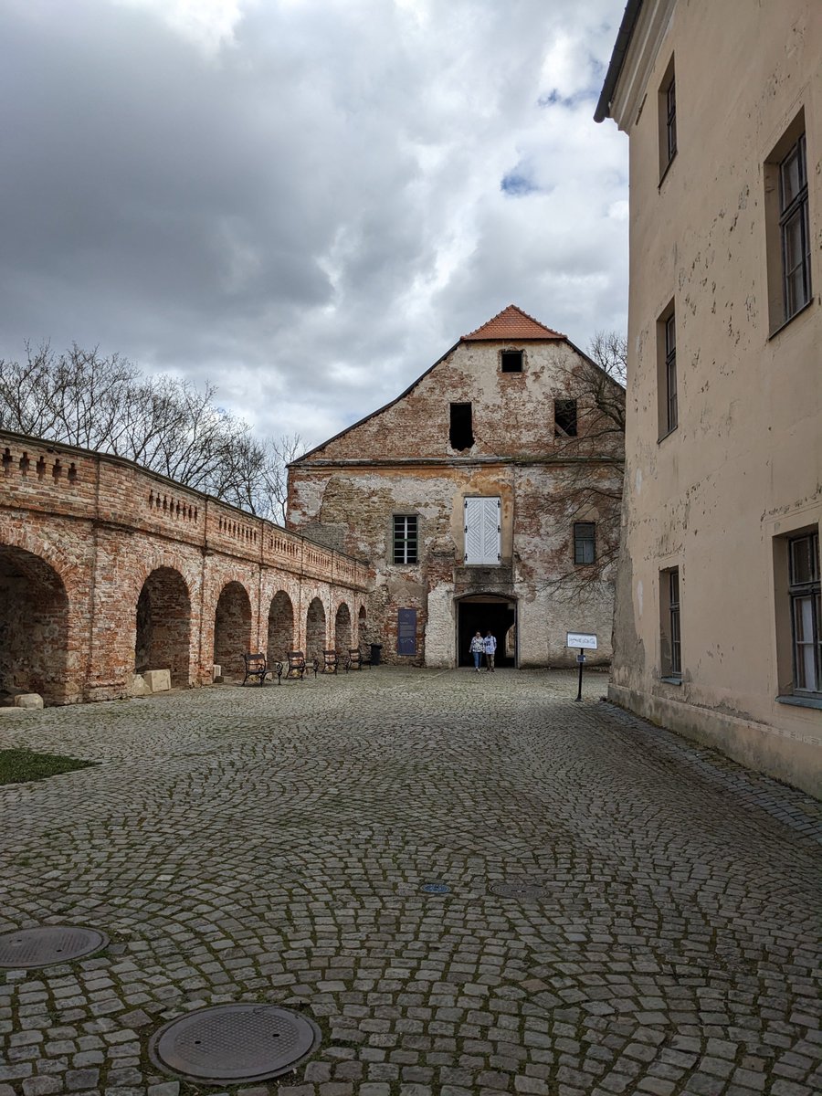adamfrancu's tweet photo. Visited Storozh aka prison island, more commonly known as Veveří castle in real life.
It turned out that there is a bus (and even boat) stop below, you don't need to swim 😂 https://t.co/OXYY0m8Ngb