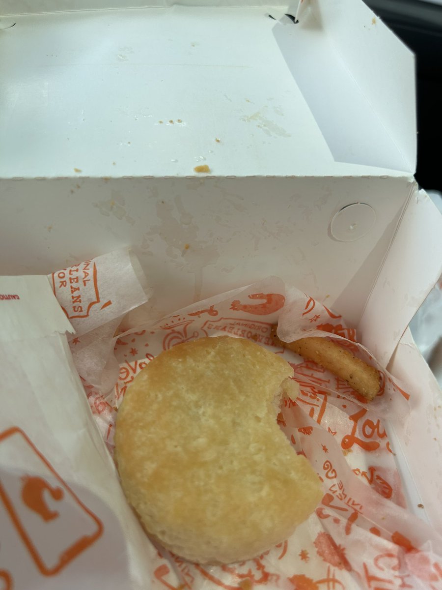 ShartsUnknown's tweet photo. Seems @Popeyes is cooking the regular biscuits with the new strawberry ones. #aftersmell https://t.co/ugTHd6sWsV