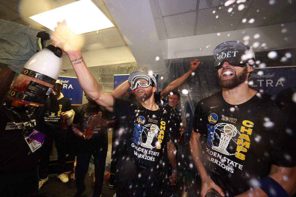 BleacherReport's tweet image. What's your favorite NBA playoff moment? 🍿