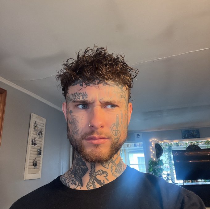 Fuck it , 25 free subs https://t.co/4TWatOLPNG if u act fast https://t.co/uyqYQUm5qr