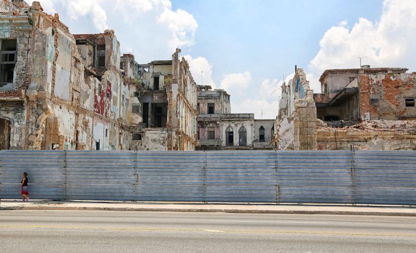 arielmaceo86's tweet photo. Esto no es Ucrania, no es Siria, no es Irak, es Cuba.

Aquí no ha caído ningún bombardeo, ni nos ha invadido nadie. Esto sólo es el resultado de un sistema totalitario y corrupto, que ha destrozado al país con mucha perversidad.

Esto es Cuba, que no les cuenten otra cosa. https://t.co/9G83U0Tobo