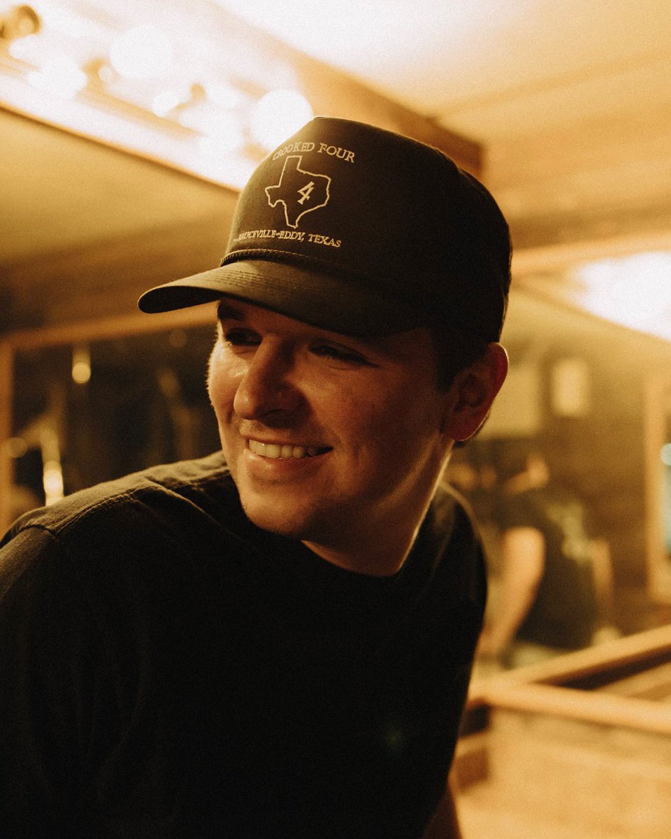 palmeranthony_'s tweet photo. Big smiles cause we got new music next week babyyy! Our new single “Ain’t You Sweet” drops 4/14, pre-save that puppy now at the link in my bio 😎 https://t.co/oOHeqZRvjE