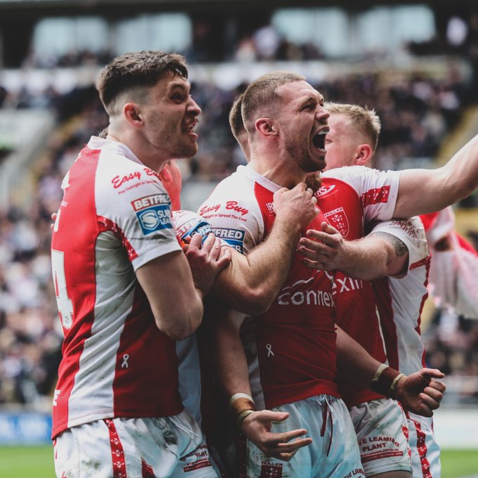 Hull KR celebrate their win. 