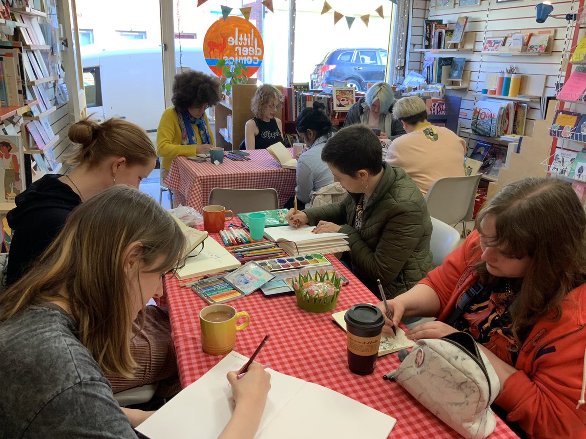 tinygreensart's tweet photo. Sketchbook Club 3 in full swing! Here at @littledeercmx until. 8pm! We have some space for 2 walk ins also but dm me first please🙏 

Also look how cute the table cloths are now that I have two cute ones🥺 https://t.co/MqIb6cppj2
