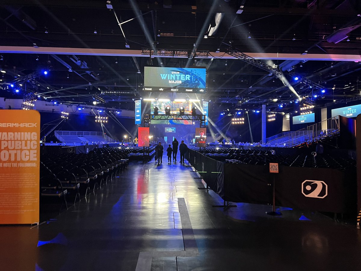 Here we go!!! If you’re here stop by the Team Liquid booth for a chance to win a free jersey, grab some free stickers, and get a photo with our team/Blue! #LetsGoLiquid