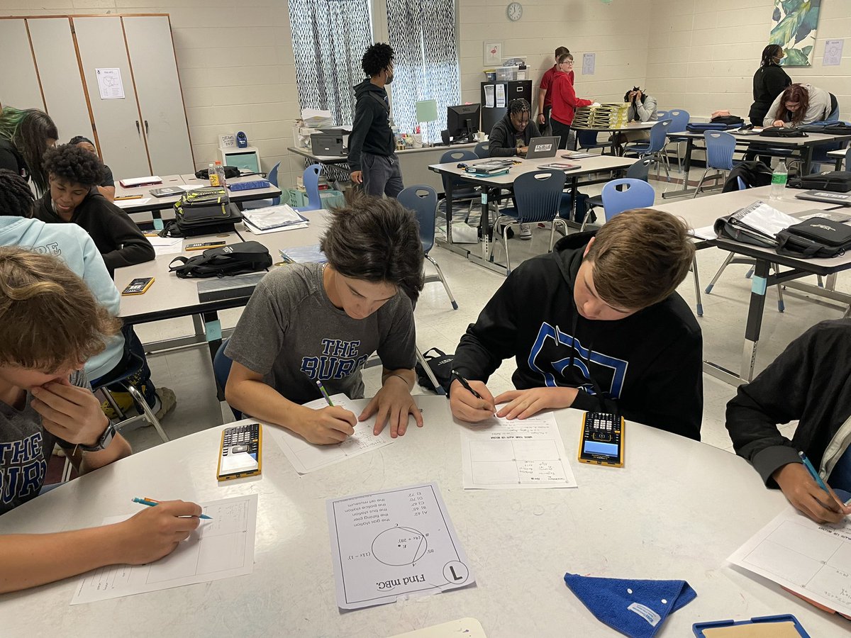 Emily Reynolds tweet media