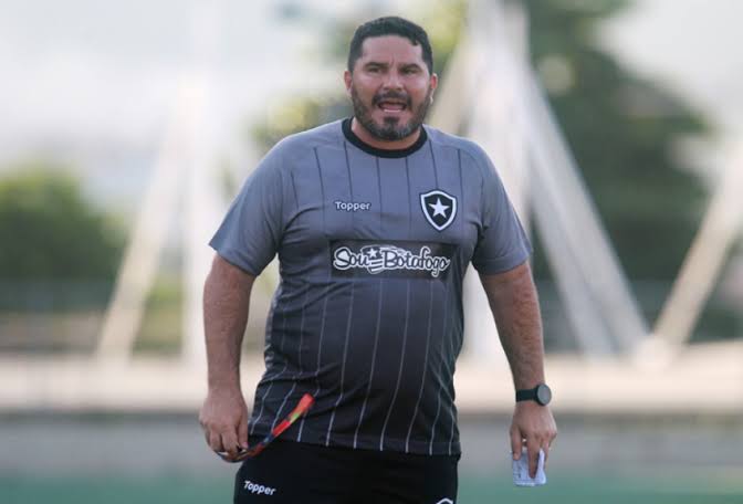 WellingtonBfr1's tweet photo. Podem me julgar, mas o estilo de jogo do barroca de trocas de passes me agrada muito, e isso iria dar MT certo nesse botafogo de hj, tem jogadores de qualidade que poderia MT bem fazer a bola chegar no tiquinho

Mas vcs não estão preparados pra essa conversa... https://t.co/kelpM7Z2Wp