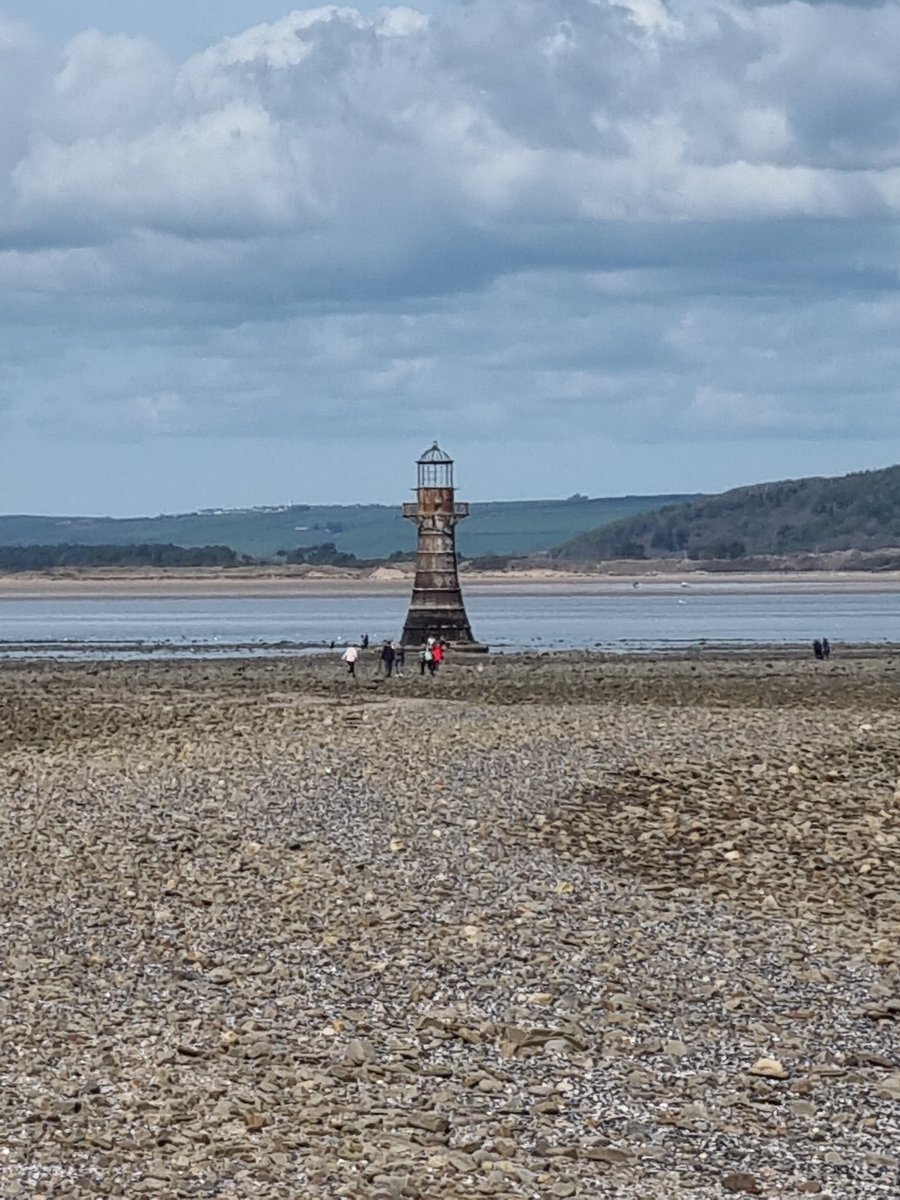 ruthrwltd's tweet photo. Amazing wide views &amp; big skies today at Whitford #Lighthouse, North Gower +a ♥️ in the sand 😊 https://t.co/gfBmmQwPuO