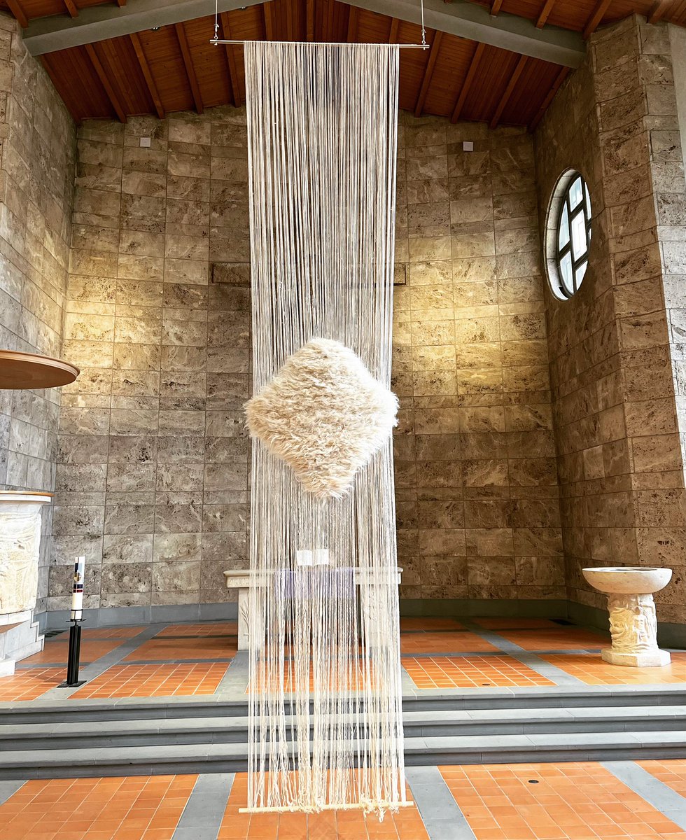 brsorgel's tweet photo. Karfreitag 2023 • Mond • Künstlerin Salomé Bäumlin • Tapisserie • Petrus Kirche Bern https://t.co/VTwTMUnfzw