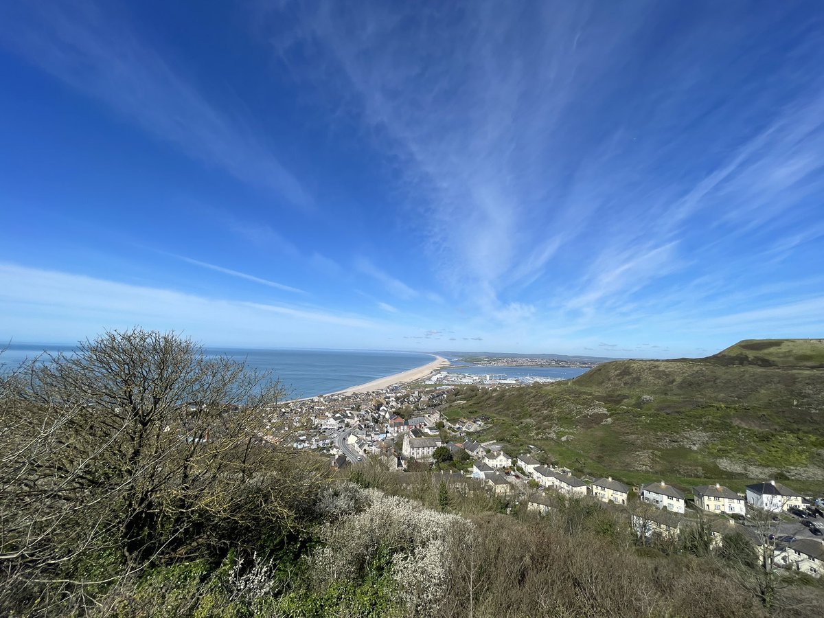 KickLizard7's tweet photo. There is a small possibility that I may have walked around the entirety of the Isle of Portland without actually falling off it. Which is quite some feat/feet when you think about it. And yes, #rescuejack aka The Dark Lord was also in attendance keeping me safe by barking at nothing in particular #Dogs #RescueDogs #DogsOfTwitter